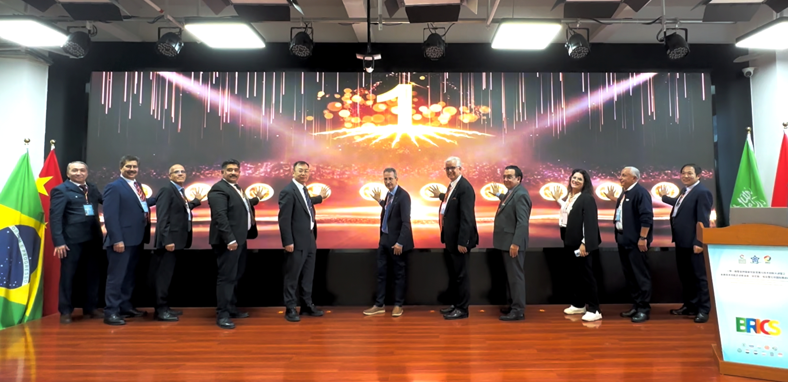 1764646675587027.jpg 3.jpg